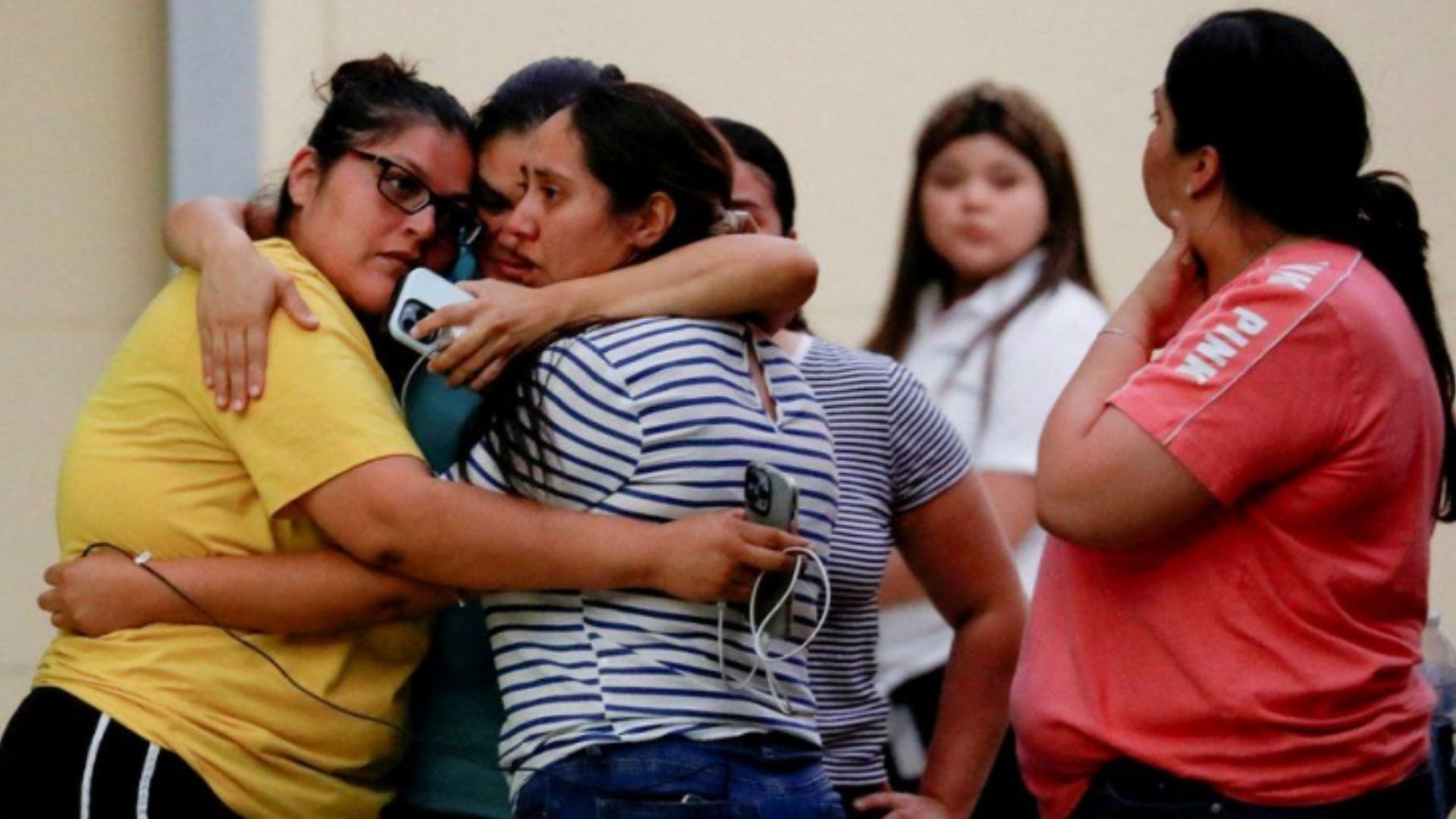 Texas shooting 19 kids among dead in primary school attack