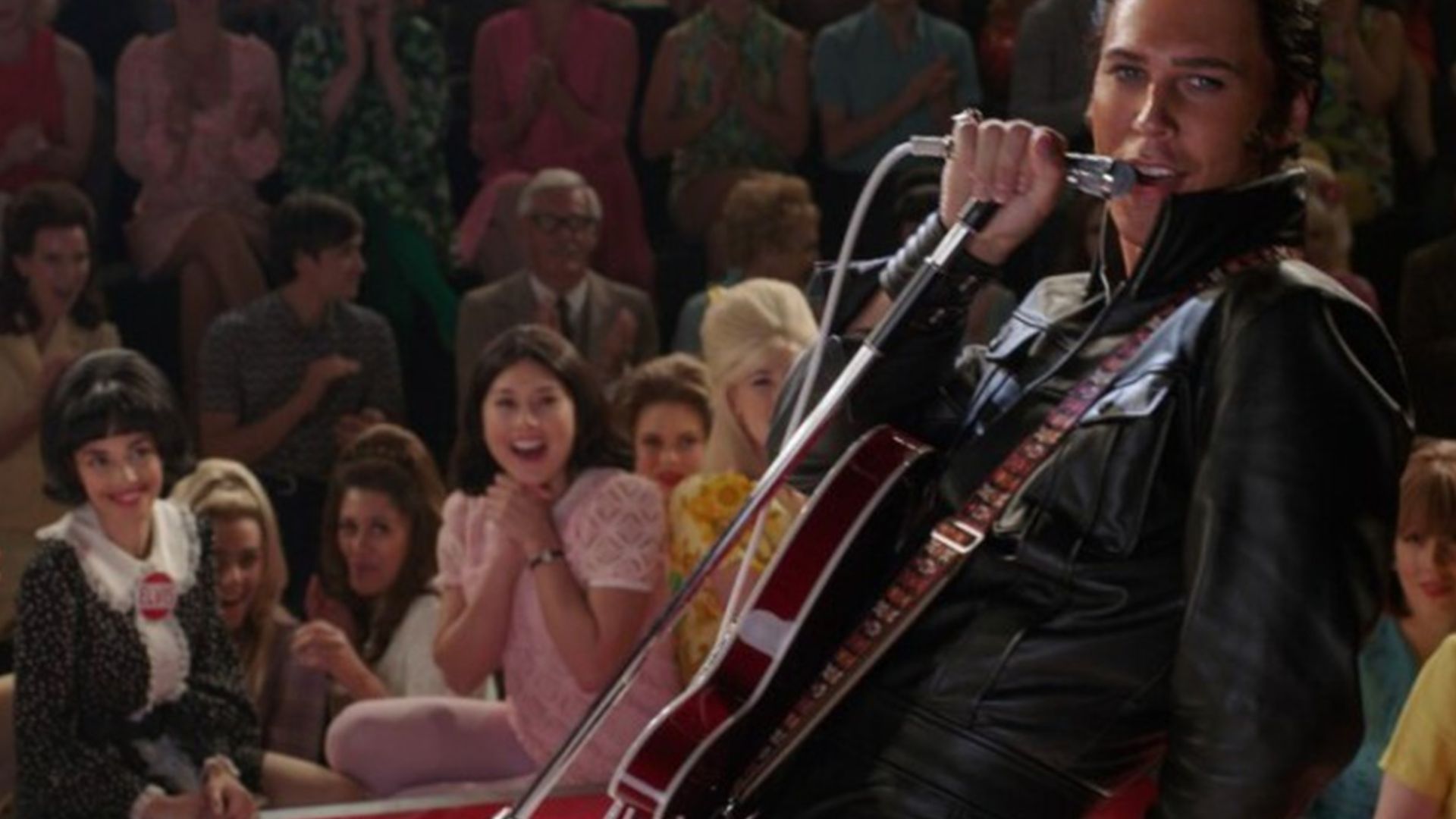 Austin Butler sings in new Elvis biopic